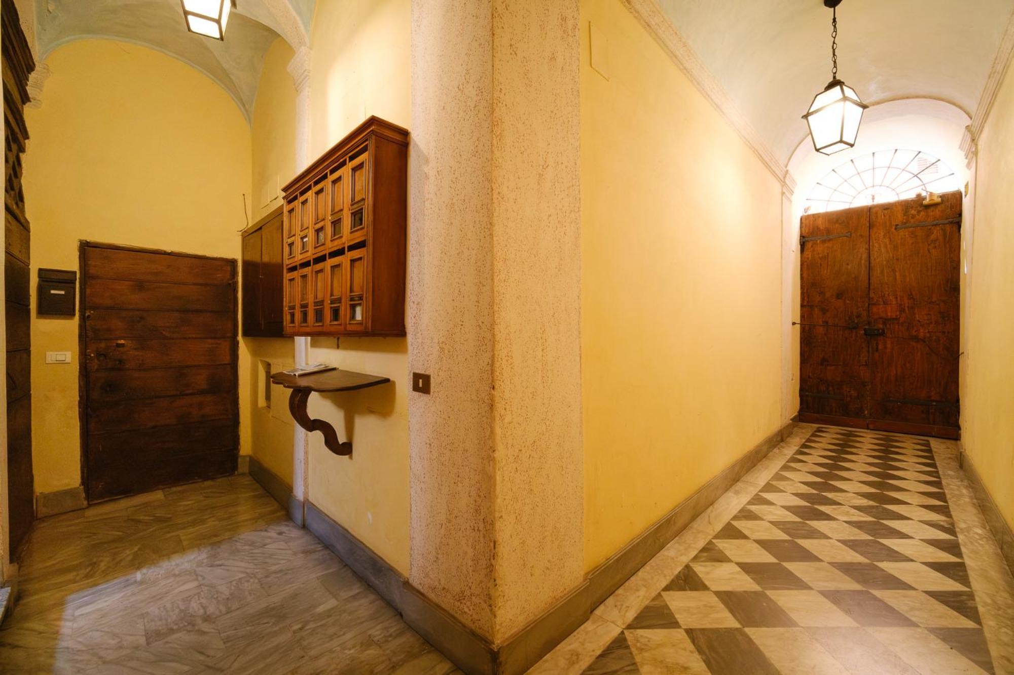 Golden House Buddyrent Apartment