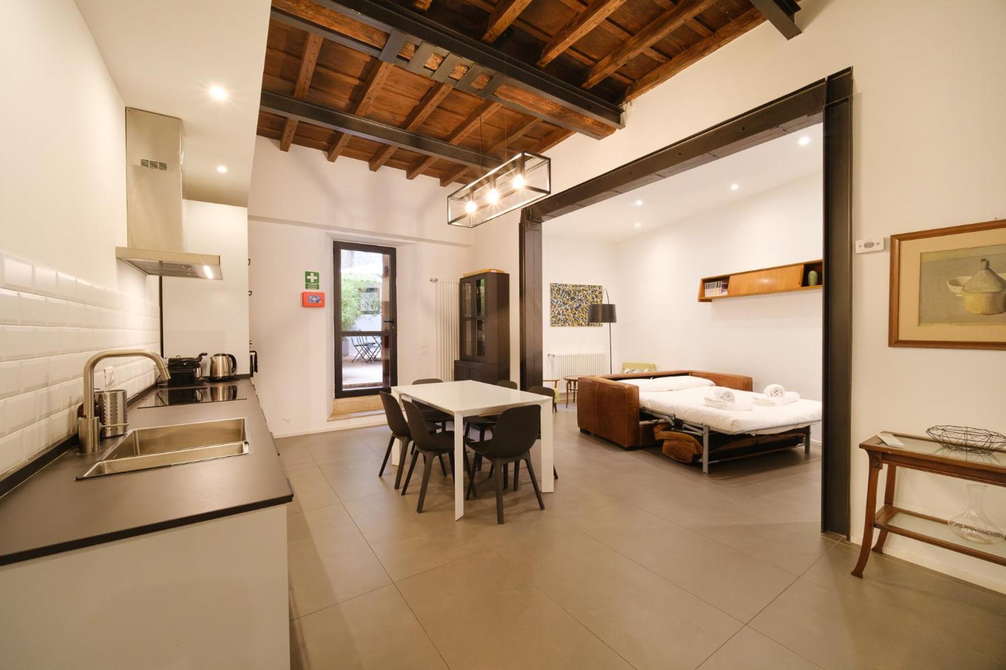 Apartment Golden House Buddyrent Rom