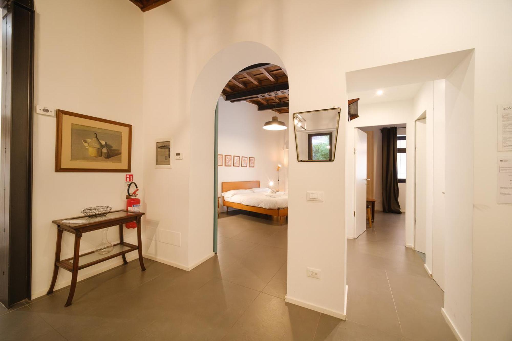 Golden House Buddyrent Apartment Rom